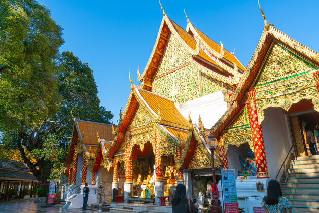 亚洲泰国清迈的杜伊苏泰寺的黄金山清迈景点建筑