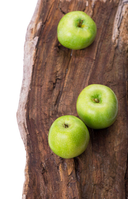 乡村新鲜的季节绿色苹果复古木背景健康木头背景