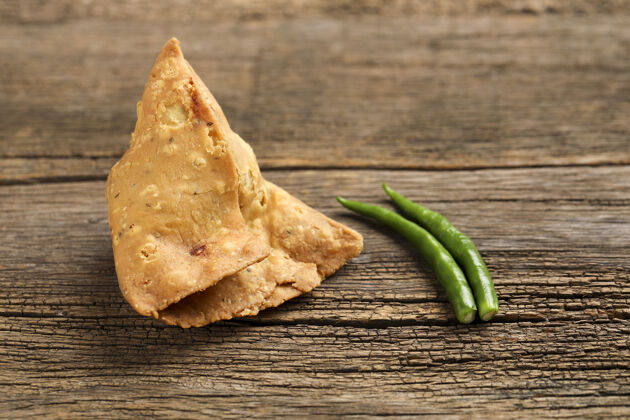 餐厅马铃薯三摩沙辣街头小吃 印度有名的小吃健康自制香菜