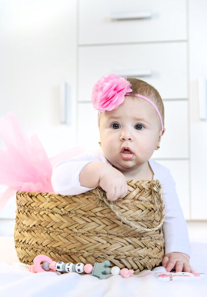 公主穿粉红色裙子的女婴婴儿服饰漂亮