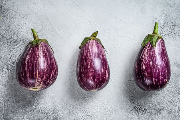 生的生的亚洲紫色小茄子顶视图农场营养蔬菜