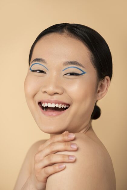 亚洲人美丽的亚洲女人化妆画像漂亮漂亮化妆