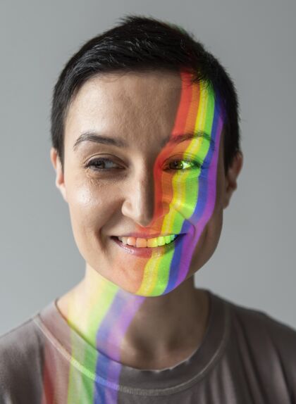 性取向带有lgbt标志的女性肖像世界骄傲权利彩虹