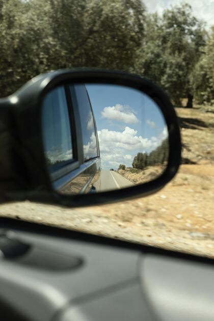 汽车特写车镜自然景观汽车旅行家庭旅行