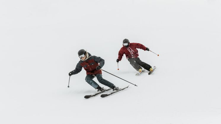 全速大家一起滑雪水平活跃滑雪