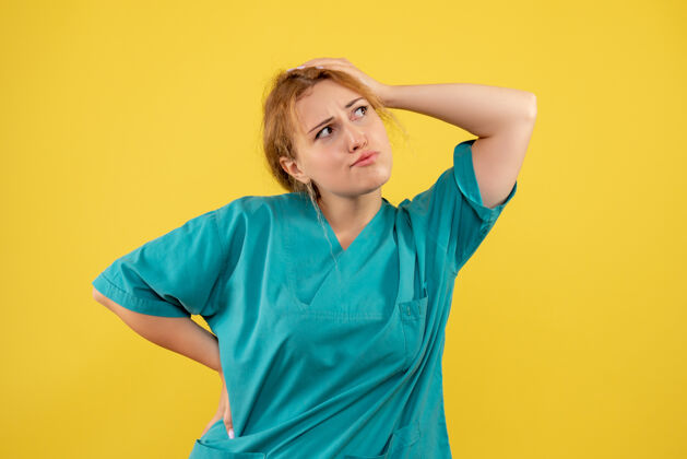 健康正面图女医生穿着医用衬衫 护士医院医护人员颜色健康黄色肖像女性