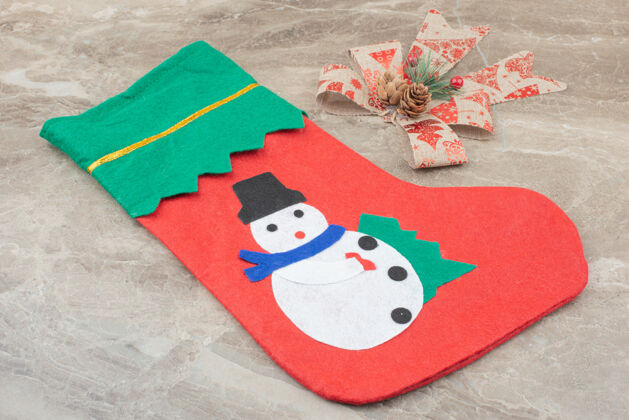 丝带圣诞袜和大理石丝带袜子圣诞节庆祝