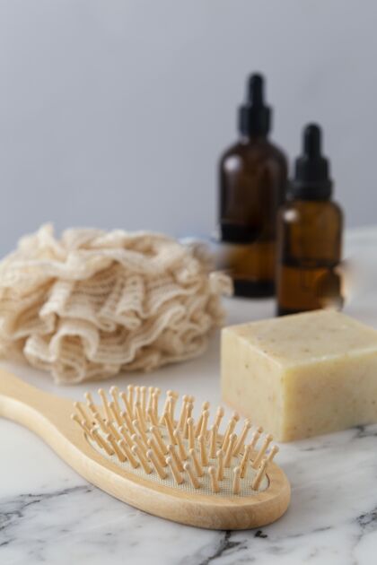 精华血清和刷子环保肥皂可持续发展