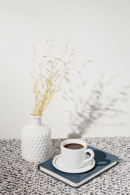 咖啡杯一杯有议程的咖啡杯子花瓶花