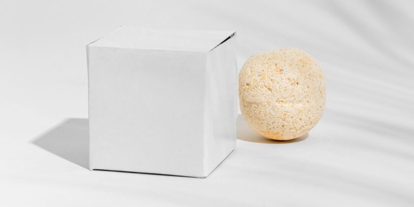沐浴炸弹用盒子和浴弹布置水疗芳香疗法皮肤护理