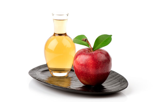 苹果在白色背景上分离苹果水果和苹果醋药品草药花园
