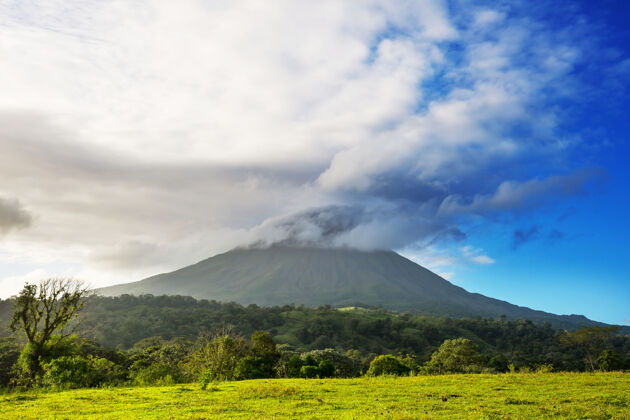 流浪者中美洲哥斯达黎加阿雷纳尔火山风景优美放松徒步旅行山