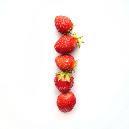 字母白底红鲜草莓英文字母表的字母i甜点安排浆果