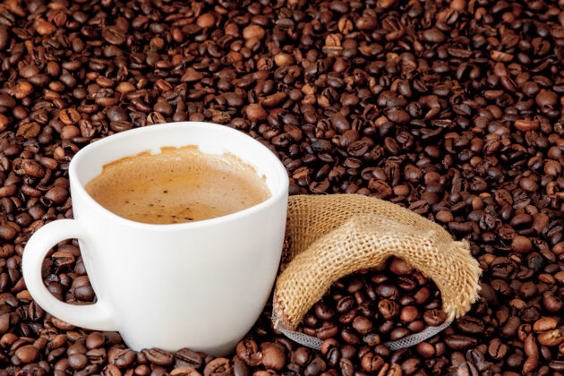 杯子木制咖啡袋咖啡杯表格视图从上面早餐颜色阿拉伯