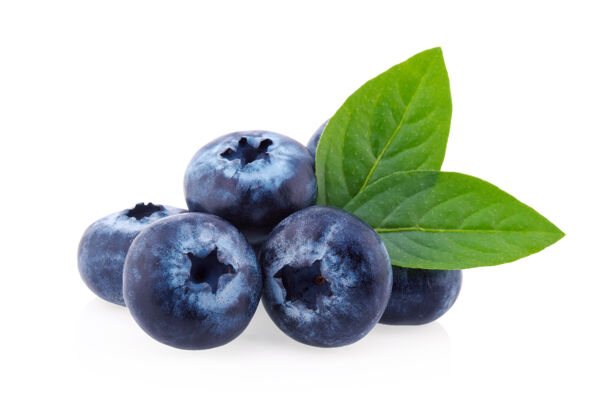 甜点蓝莓隔离在白色背景上自然健康有机