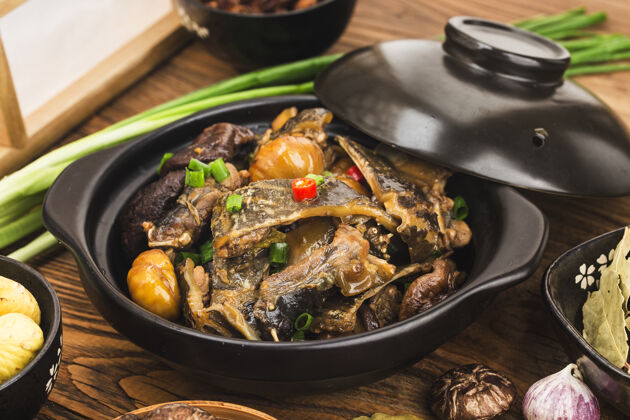 海鲜中国菜焖栗龟饮食新鲜辣椒