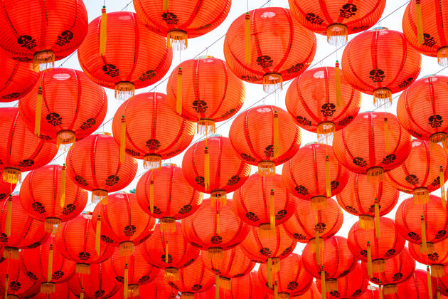 城镇中国神社新年的红灯笼装饰灯庆祝宗教