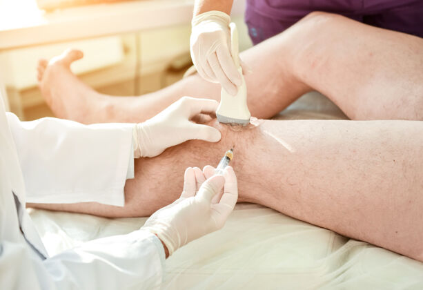 液体超声引导下膝关节富含血小板血浆注射医生腿部细胞