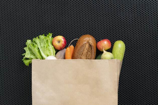环境顶视图一个简单的袋子与新鲜食品杂货 零浪费生态购物理念熟食素食包装