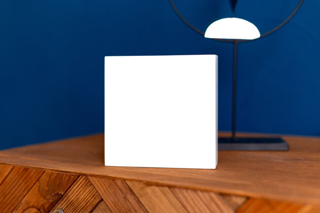 空白白色空白板特写 在桌子的内部产品白色盘子