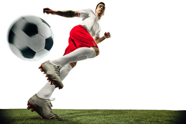 训练白色背景上的足球或足球运动员动作活动概念足球草地专业