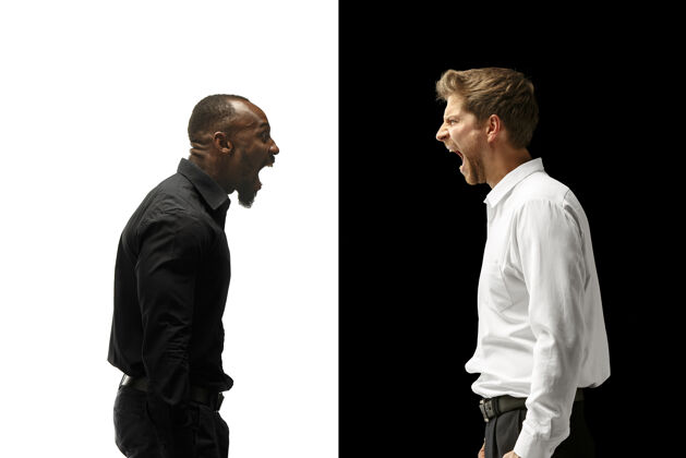 关系尖叫的黑人和白种人男人混合的夫妇在白人和黑人工作室的动态男模形象人类的面部情感概念比较美国情感