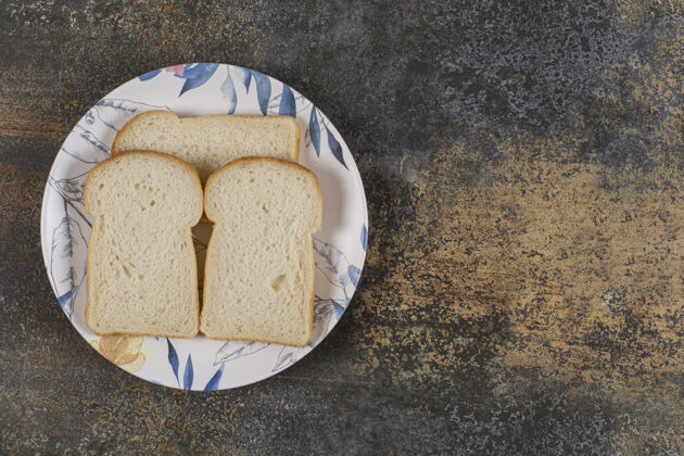小吃五颜六色的烤面包片早餐烘焙三明治