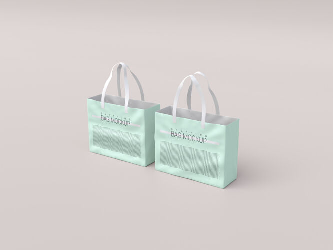 销售两个现实的购物袋模型品牌手袋举行