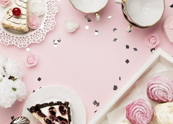盘子美味蛋糕布置俯视图俯视图粉色背景蛋糕