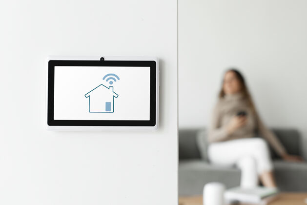屏幕墙上的家庭自动化面板显示器房子人智能家居