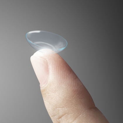 特写智能隐形眼镜指尖新技术手指塑料灰色