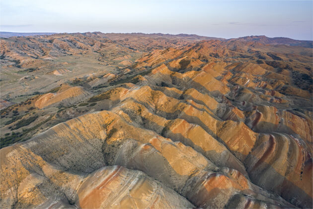 海日落雄蜂图片一个鲜为人知的景点和多彩的沙漠在克维莫卡尔特利地区格鲁吉亚景观无人机