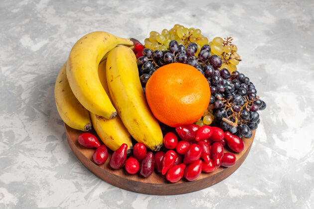 采购产品水果正面图水果成分香蕉山茱萸和白葡萄表面水果浆果新鲜成分维生素颜色山茱萸香蕉葡萄