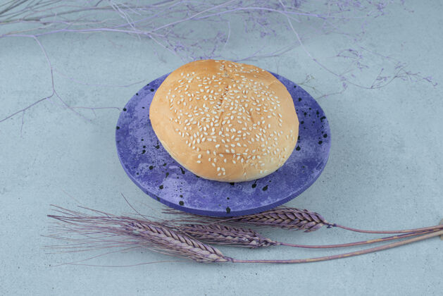 美味蓝盘子芝麻汉堡包食品面包面包房
