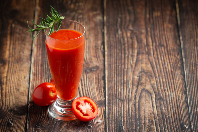 果汁新鲜番茄汁准备好了自然营养农产品