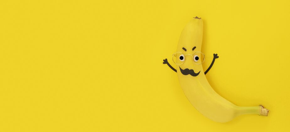 美食顶视图？有复制空间的香蕉俯视图排列食物