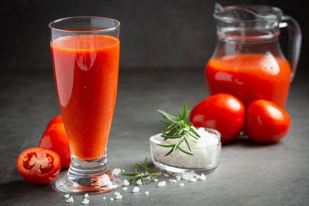 混合新鲜番茄汁准备好了番茄好的果汁