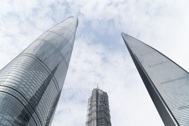 旅游上海塔 jinmao和上海世界金融中心城市白天建筑