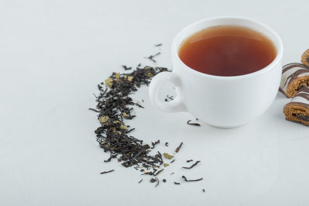 热一杯香茶配干散茶液体美味草药