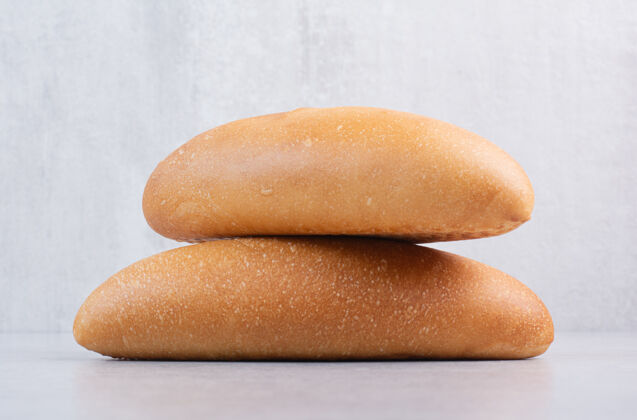 自制石头背景上的新鲜面包高品质照片谷类面包白面包