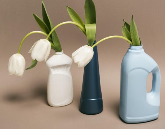 再利用可重复使用的带花的塑料瓶塑料瓶零浪费回收