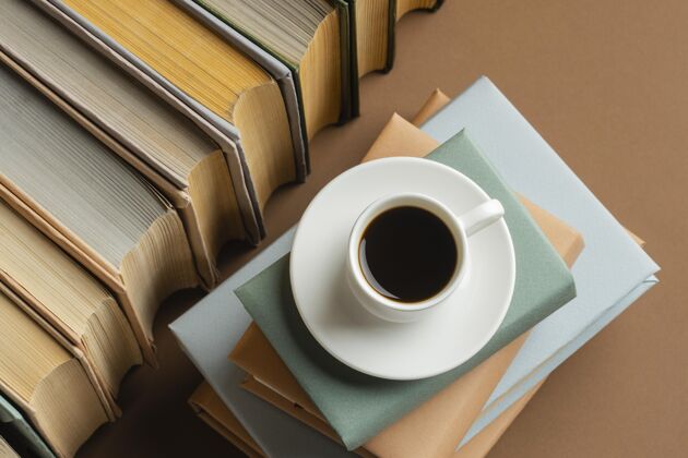 智力用一杯咖啡整理书籍书籍文化作文