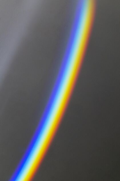 水平抽象棱镜彩虹光几何形状概念