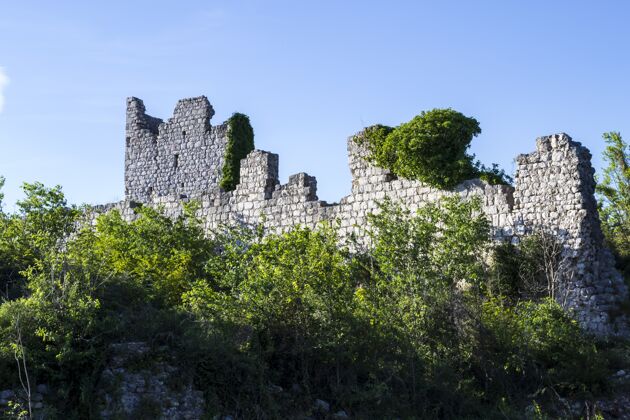 城堡克罗地亚瓦拉纳遗址中历史悠久的圣殿骑士城堡旧墙年代