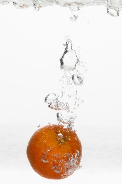 甜水中橘子的前视图饮食水果美食