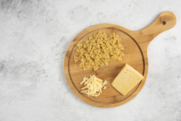 干的生法法尔干酪木板板奶酪食品