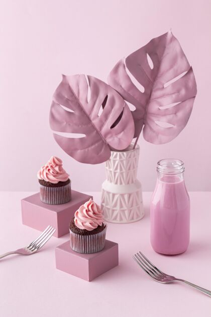 糖果怪兽植物和粉色纸杯蛋糕美味粉色背景分类