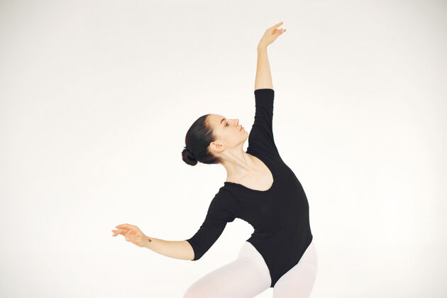 平衡漂亮的芭蕾舞演员尖角的芭蕾舞演员尖头活跃舞蹈