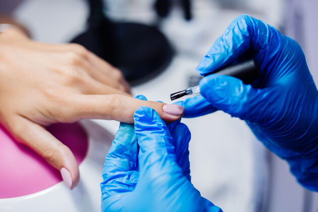 女人美手美手指甲护理制作工艺专业指甲锉刀动作美手护理理念指甲治疗女人